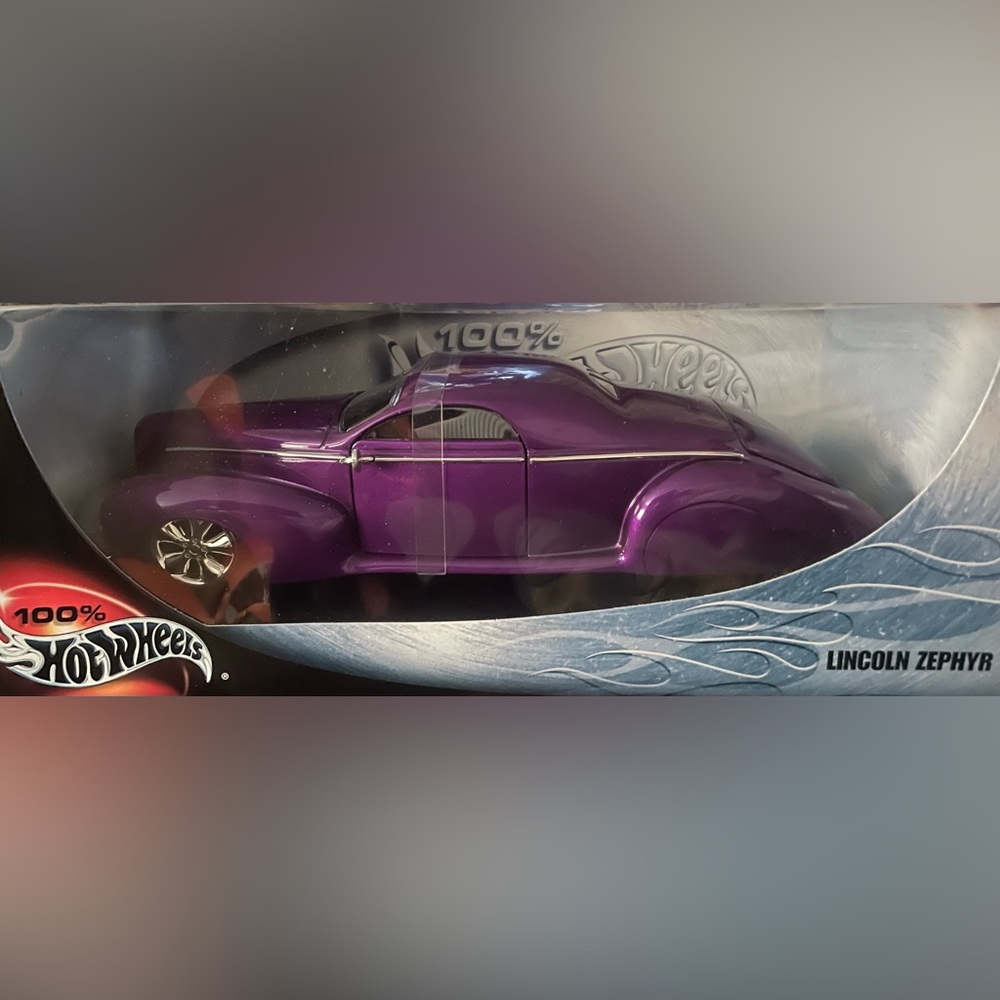 Custom Lincoln Zephyr - Purple - Hot Wheels 1:18